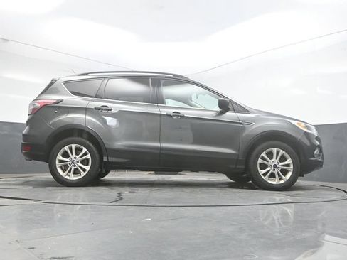 Used 2017 Ford Escape SE w/ Equipment Group 201A AWD/4WD image 45