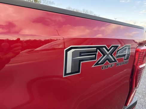 Used 2022 Ford F250 Lariat w/ Black Appearance Package image 14