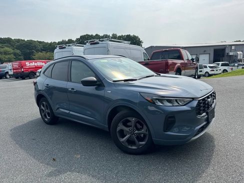 Used 2023 Ford Escape ST-Line w/ Tech Pack #1 AWD/4WD image 1
