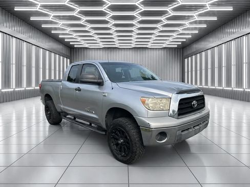 Used 2009 Toyota Tundra 4x4 Double Cab w/ Tow Pkg image 2