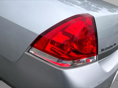 Used 2010 Chevrolet Impala LT FWD image 27