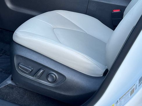 Used 2025 Toyota Grand Highlander AWD image 8
