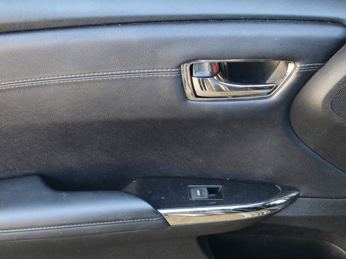 Used 2017 Toyota Avalon Limited image 33