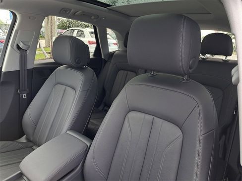 Used 2023 Audi Q5 2.0T Premium Plus w/ Premium Plus Package image 17