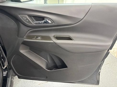 Used 2023 Chevrolet Equinox RS FWD image 15