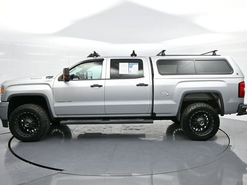 Used 2019 GMC Sierra 2500 4x4 Crew Cab w/ Sierra Convenience Package image 4