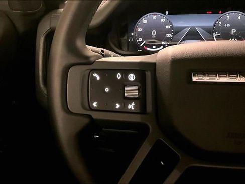 Certified 2025 Land Rover Defender 110 X-Dynamic SE AWD/4WD image 20