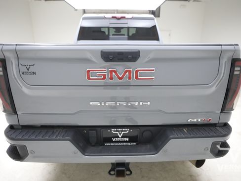 Used 2024 GMC Sierra 2500 AT4 w/ AT4 Premium Plus Package AWD/4WD image 4