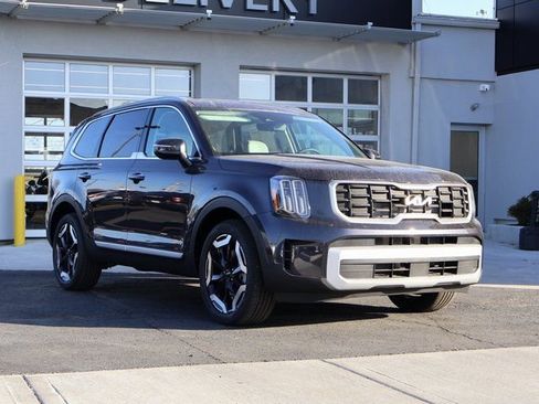 New 2025 Kia Telluride S image 1