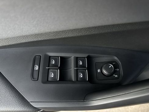 New 2026 Volkswagen Jetta SE FWD image 24