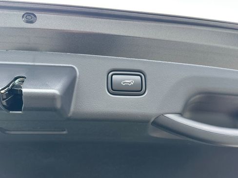 New 2026 Kia Niro Wind FWD image 8