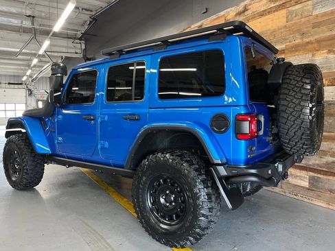 Used 2022 Jeep Wrangler Unlimited Rubicon w/ LED Lighting Group AWD/4WD image 25