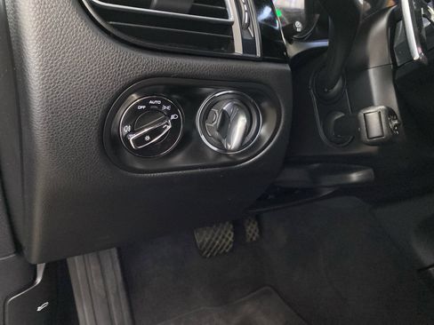 Used 2024 Porsche Macan Turbo image 16