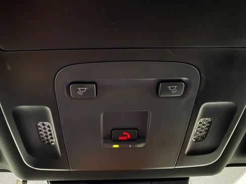 Used 2025 Toyota Camry SE FWD image 23