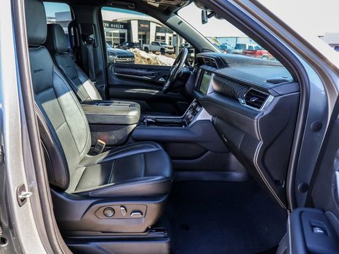 Used 2023 GMC Yukon Denali AWD/4WD image 15