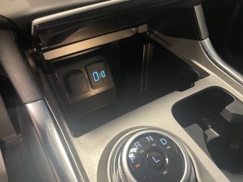 Used 2022 Ford Explorer XLT w/ Equipment Group 202A image 14