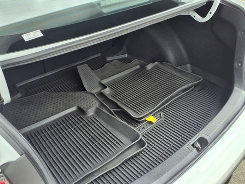 Certified 2025 Toyota Corolla SE w/ Convenience Package FWD image 8