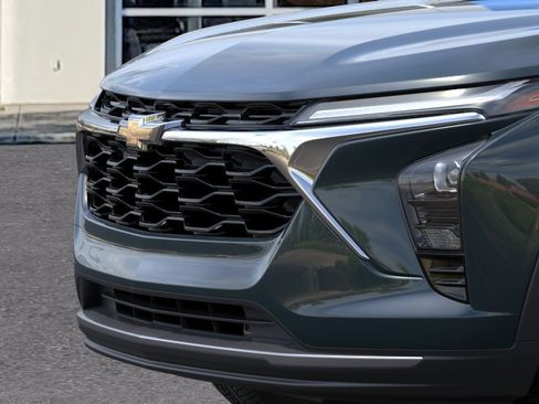 New 2026 Chevrolet Trax LT w/ Driver Confidence Package FWD image 13