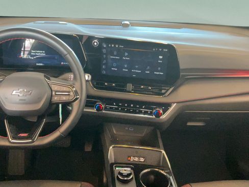 Used 2025 Chevrolet Equinox RS FWD image 27