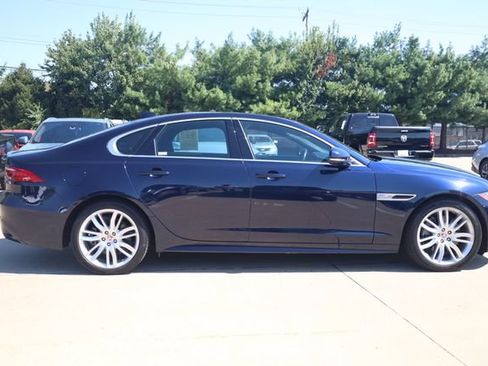 Used 2023 Jaguar XF R-Dynamic SE AWD/4WD image 4