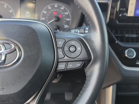 Used 2023 Toyota Corolla Cross LE image 12