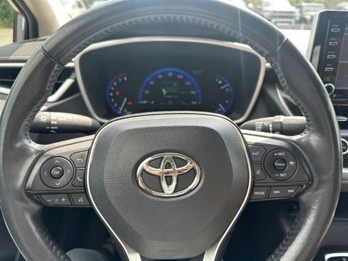 Used 2020 Toyota Corolla XLE FWD image 4