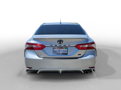 Used 2019 Toyota Camry SE FWD image 4