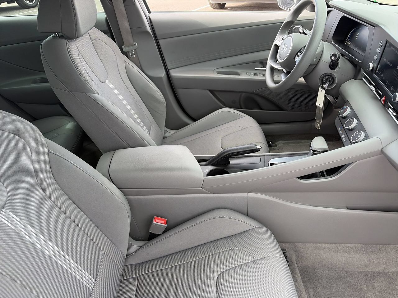 Certified 2024 Hyundai Elantra SE FWD image 11