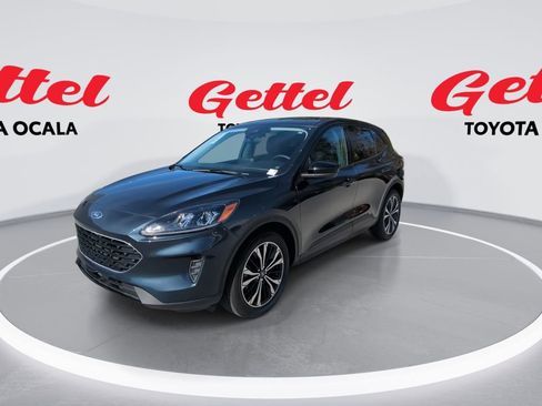 Used 2022 Ford Escape SE w/ SE Sport Appearance Package image 4