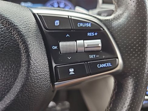 Used 2021 Genesis G70 2.0T image 23