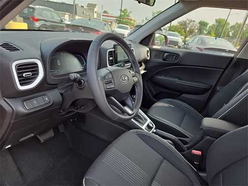 New 2025 Hyundai Venue Limited image 25