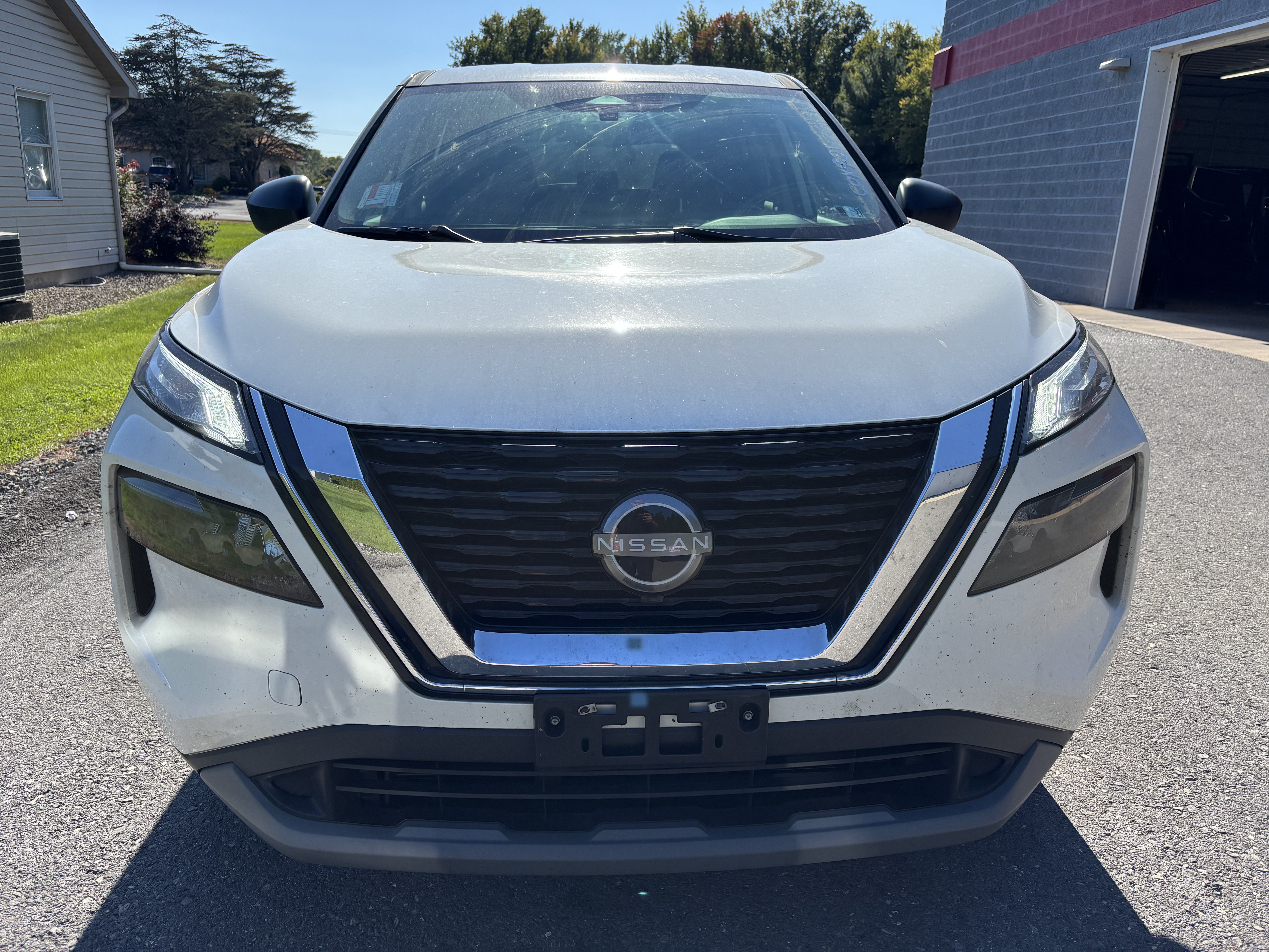Used 2023 Nissan Rogue S AWD/4WD image 9