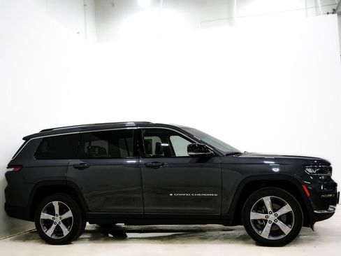 Used 2022 Jeep Grand Cherokee L Limited w/ Luxury Tech Group II image 5