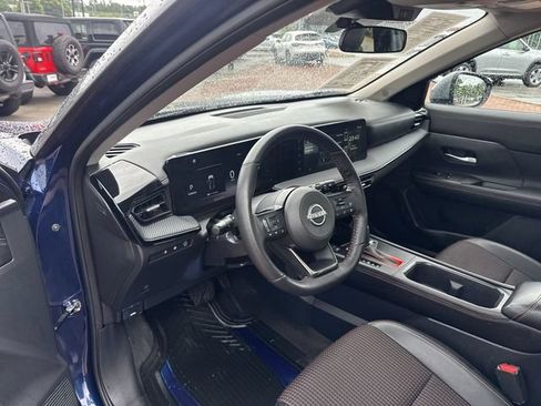 Used 2025 Nissan Kicks SR FWD image 14
