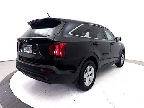 Used 2023 Kia Sorento LX FWD image 18