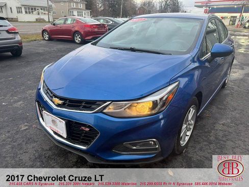 Used 2017 Chevrolet Cruze LT w/ Convenience Package image 2