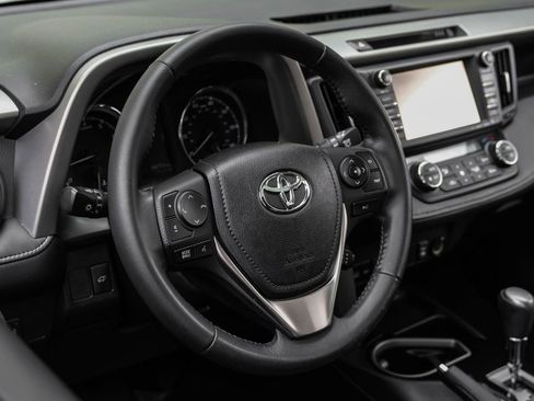Used 2017 Toyota RAV4 Limited FWD image 17
