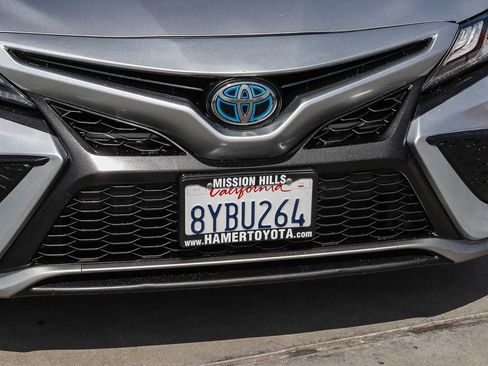 Used 2021 Toyota Camry XSE w/ Navigation Upgrade Package FWD image 11