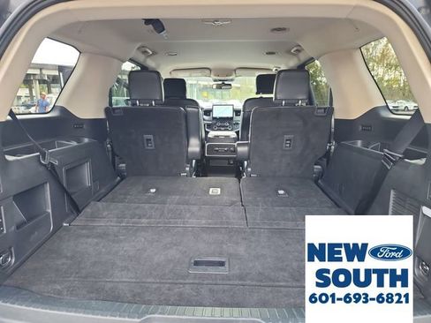 Used 2024 Ford Expedition XLT image 39