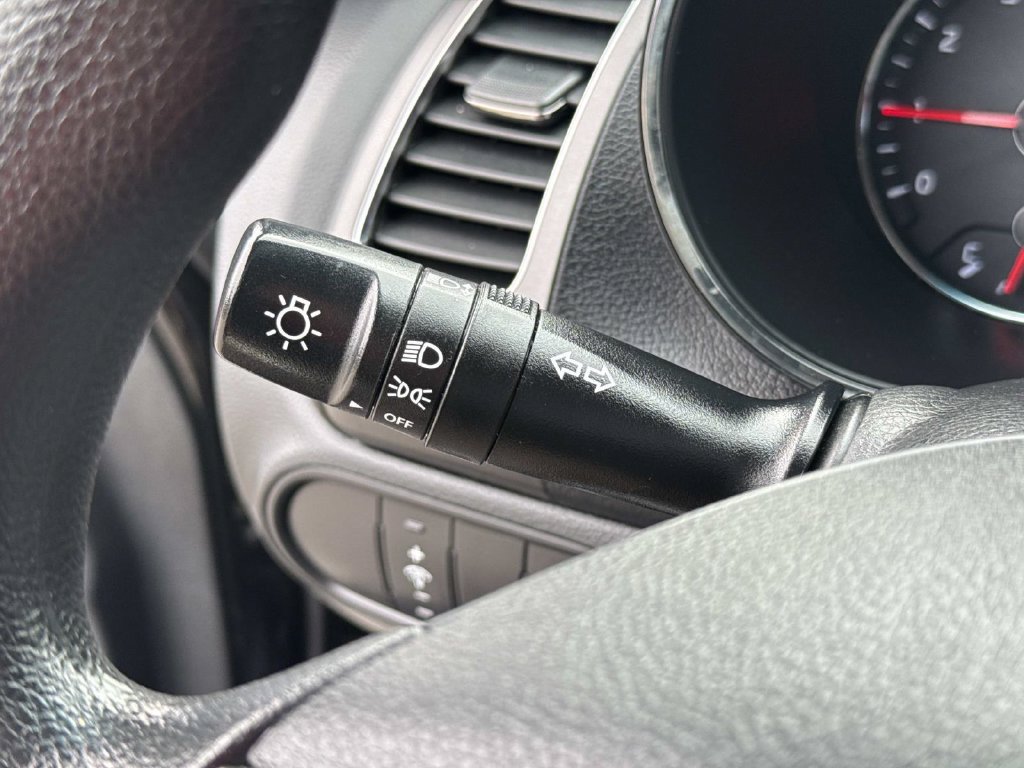 Used 2017 Kia Forte LX FWD image 35
