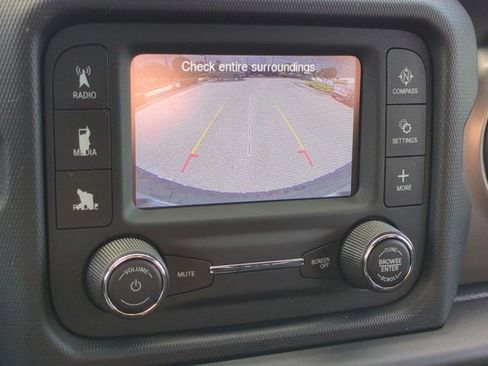 Used 2018 Jeep Wrangler Sport image 19