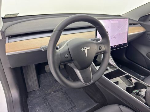 Used 2019 Tesla Model 3 Standard Range Plus image 13