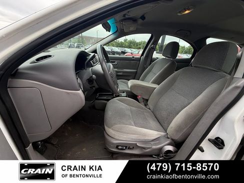 Used 2000 Ford Taurus SE FWD image 19