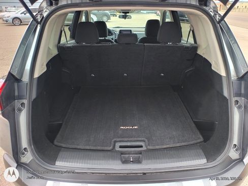 Used 2021 Nissan Rogue SV image 11