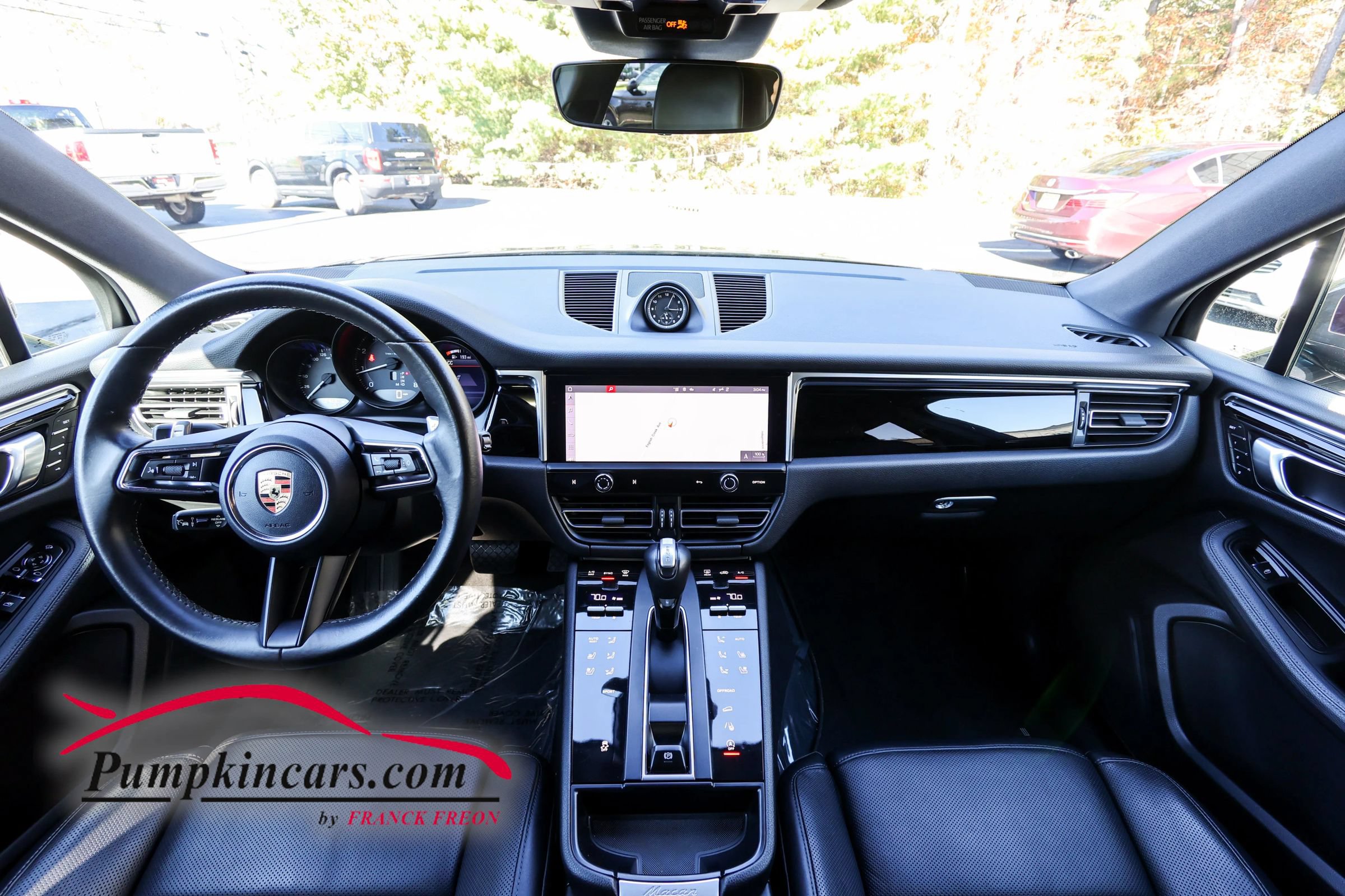 Used 2023 Porsche Macan AWD/4WD image 31