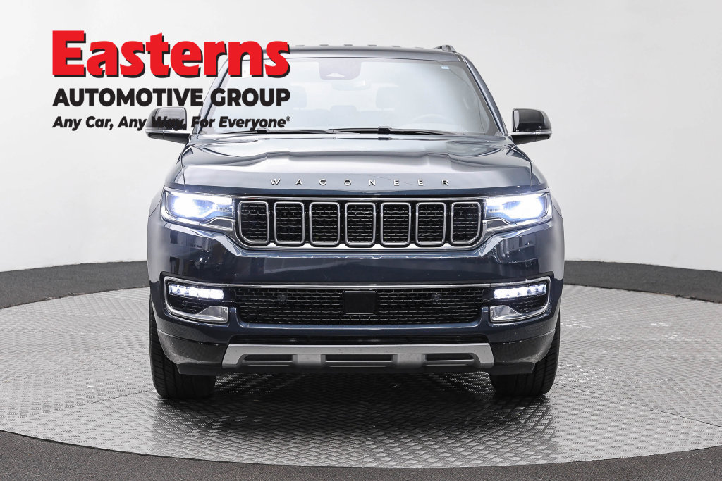Used 2024 Jeep Wagoneer L Series II w/ Flexible Seating Group RWD image 3