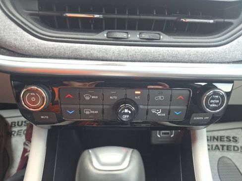 Certified 2023 Jeep Compass Latitude w/ Convenience Group AWD/4WD image 23