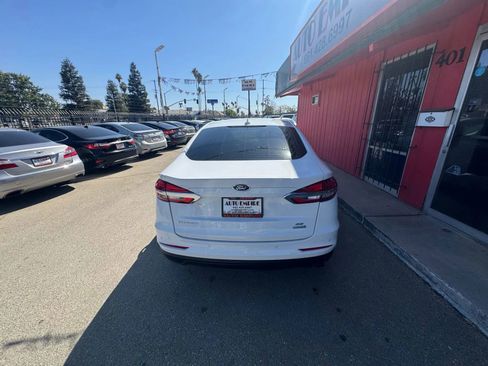 Used 2020 Ford Fusion SE image 6