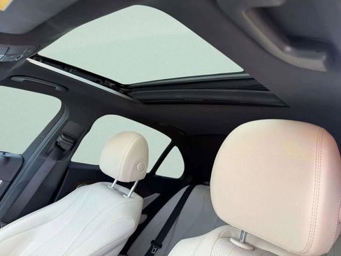 Used 2017 Mercedes-Benz E 300 4MATIC image 30