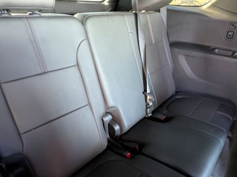 Used 2023 Chevrolet Traverse RS image 15